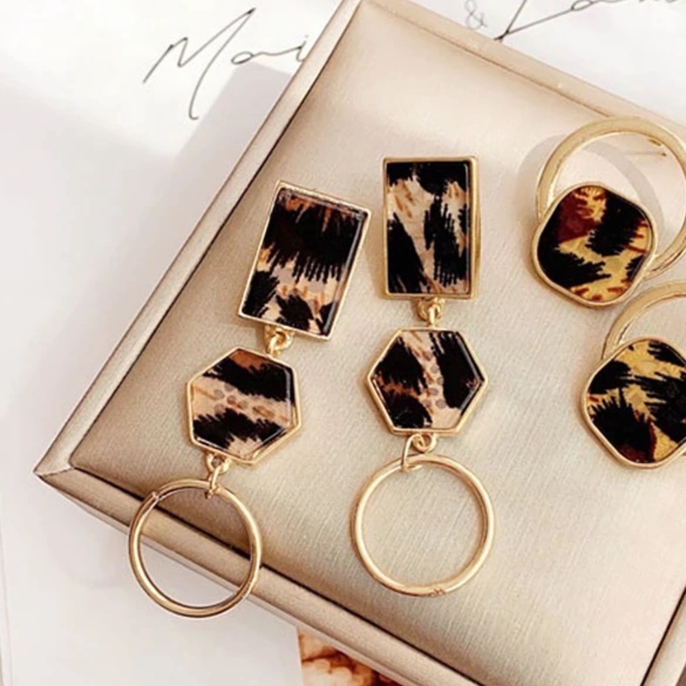 Leopard Print Geometric Hoop Stud Gold Earrings - Picture 2 of 8
